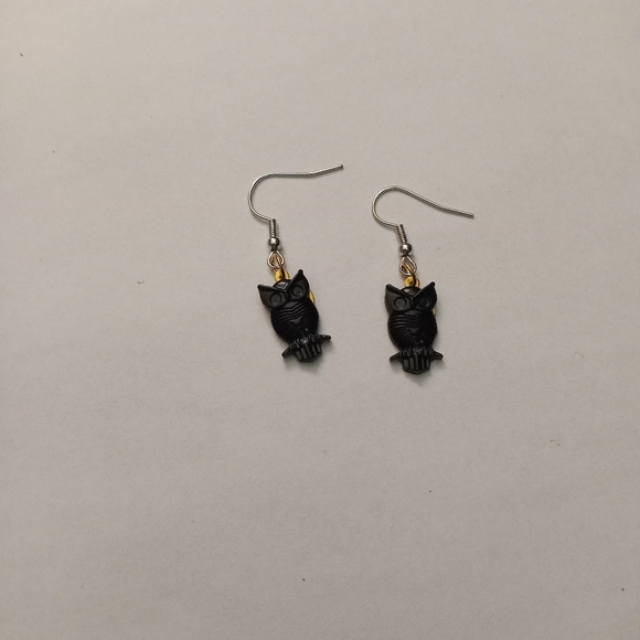 New perching owl metallic earrings hand crafted matte black - Picture 3 of 4